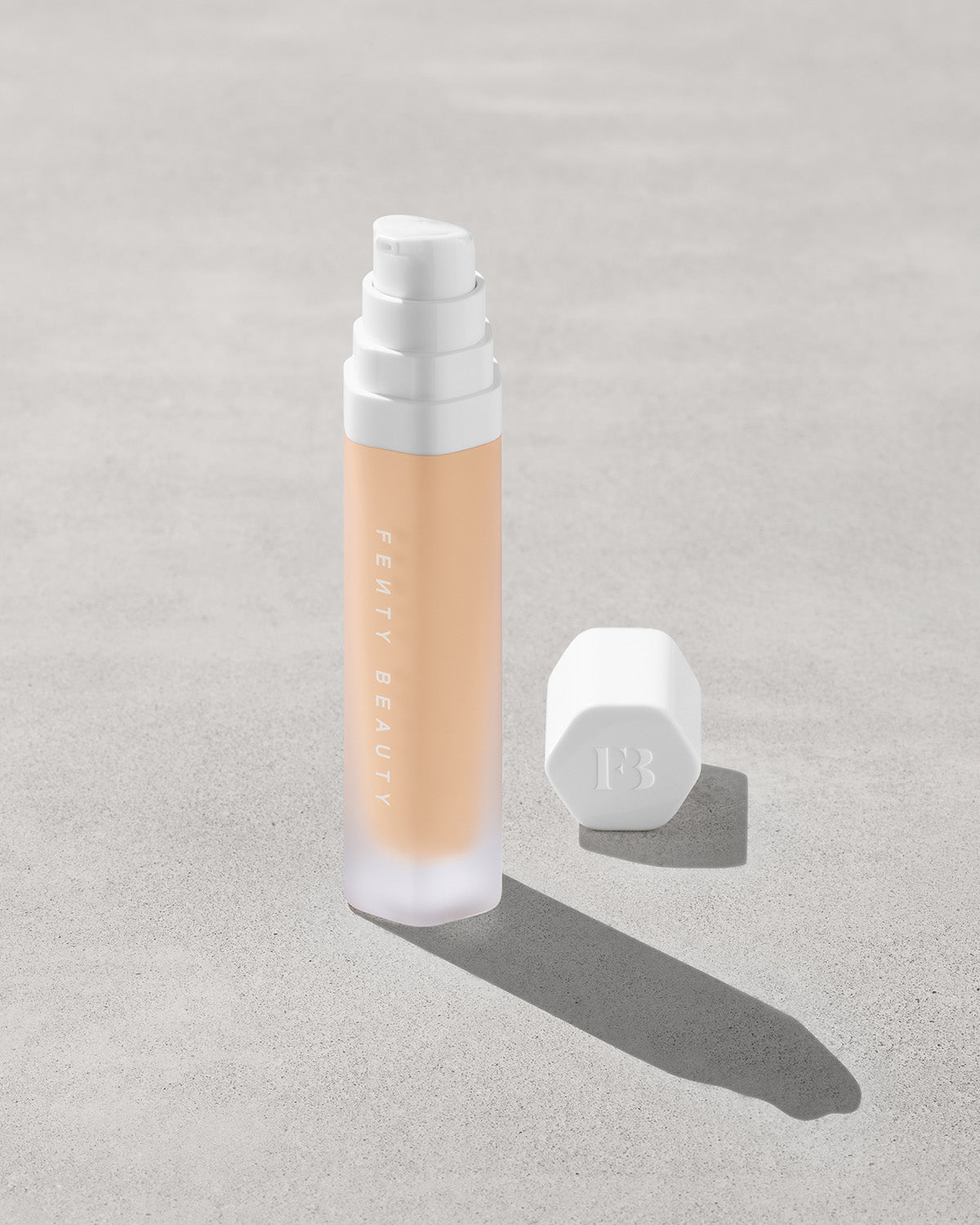 Soft'lit Naturally Luminous Longwear Foundation — 230